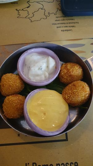 Falafel with vegan mayonnaise and vegan herb cream cheese (vegan) at Buddy VEGGY in Rome