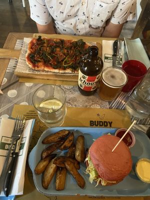 Broccoli rabe pizza & beyond burger   at Buddy VEGGY in Rome