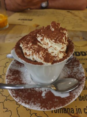 "Classic tiramisu" €7.00 - what a joke at Buddy VEGGY in Rome