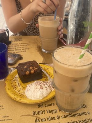 Iced lattes with oat milk and  brownie😄 at Buddy VEGGY in Rome