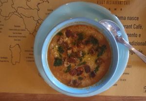 Zuppa di legumi at Buddy VEGGY in Rome