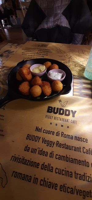 Fritto misto (falafel, nuggets e olive ascolane) at Buddy VEGGY in Rome