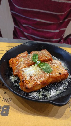 Vegan lasagna at Buddy VEGGY in Rome