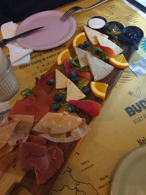 Cheese and cold cuts board at Buddy VEGGY in Rome