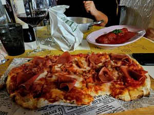 Pinsa speck and meatballs at Buddy VEGGY in Rome