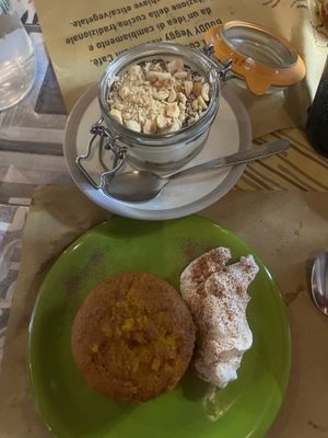 Cheesecake and carrot cake  at Buddy VEGGY in Rome