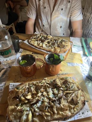 Funghi Bianca shitake pizza  at Buddy VEGGY in Rome