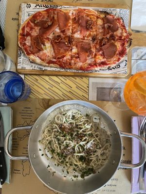 Truffle pasta & “prosciutto” pizza(?)  at Buddy VEGGY in Rome