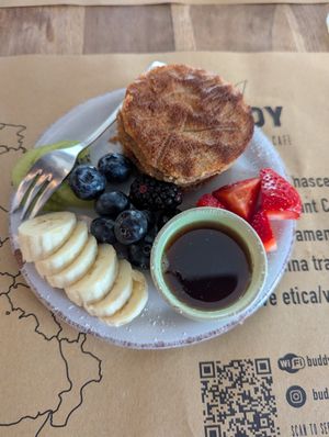 Pancakes for brunch plate at Buddy VEGGY in Rome