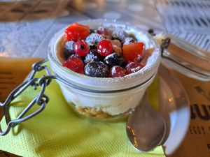 Vegan 'cheesecake' with fresh berries at Buddy VEGGY in Rome