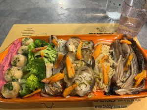 Beetroot hummus, vegan “meatballs” made from lentils, vegetables  at Buddy VEGGY in Rome