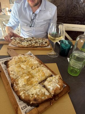 Pinsa  at Buddy VEGGY in Rome