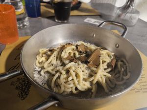 Truffle spaghetti at Buddy VEGGY in Rome