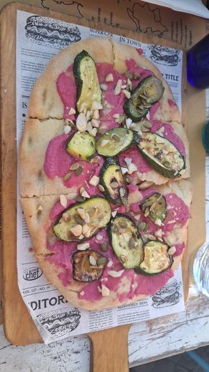 Pinsa hummous senza glutine at Buddy VEGGY in Rome