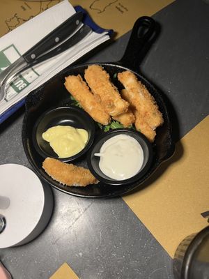 Vegan Mozzarella Sticks (very nice)  at Buddy VEGGY in Rome
