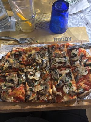 Vegan pizza   at Buddy VEGGY in Rome
