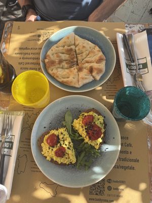 Focaccia & scrambled tofu toast   at Buddy VEGGY in Rome