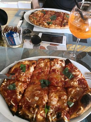 vegan pizza  at Buddy VEGGY in Rome