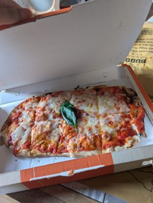 Pizza margherita at Buddy VEGGY in Rome