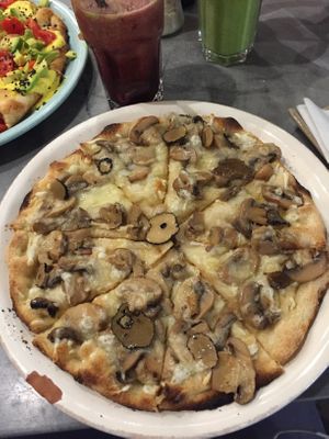 Truffle pizza  at Buddy VEGGY in Rome