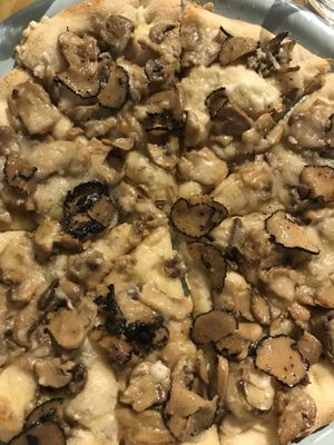 Truffle pizza  at Buddy VEGGY in Rome