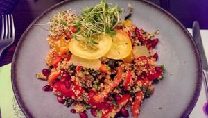 Quinoa bowl at roots - Lintheschergasse in Zurich