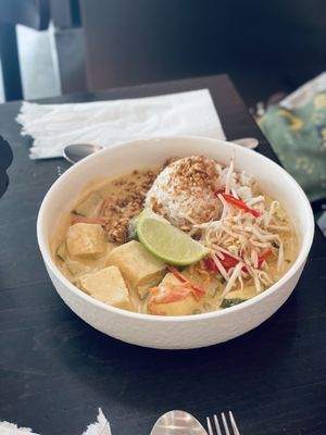 Penang bowl  at roots - Lintheschergasse in Zurich