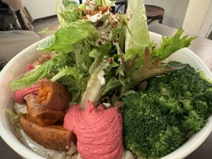 bowl 🤩  at roots - Lintheschergasse in Zurich