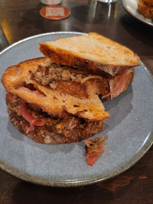  at roots - Lintheschergasse in Zurich