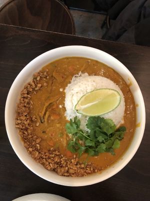 Tikka masala bowl  at roots - Lintheschergasse in Zurich