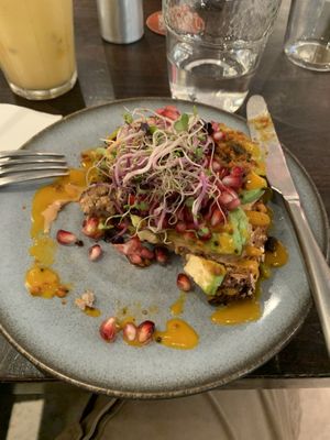 Amazing avocado toast?  at roots - Lintheschergasse in Zurich