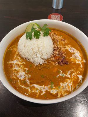 Vegan Peanut Tikka Masla Curry at roots - Lintheschergasse in Zurich
