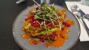 Avocado Toast at roots - Lintheschergasse in Zurich
