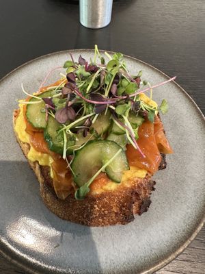   at roots - Lintheschergasse in Zurich