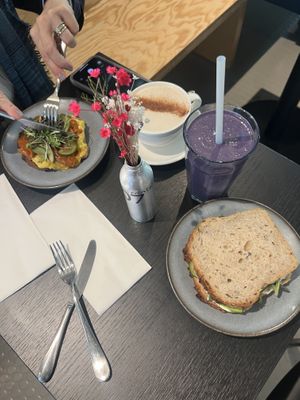   at roots - Lintheschergasse in Zurich