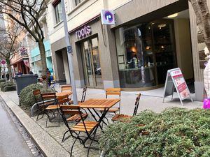 outside at roots - Lintheschergasse in Zurich