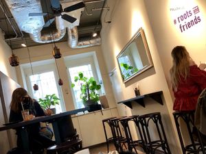 inside at roots - Lintheschergasse in Zurich