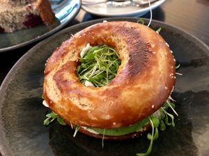 bagel at roots - Lintheschergasse in Zurich