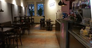 Interior at roots - Lintheschergasse in Zurich