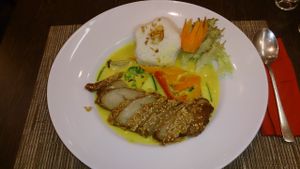 Vegane Ente - Golden Curry at Savory Chay in Berlin