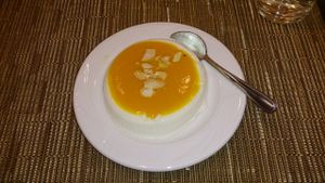 Kokos-Parfait mit Mango Puree at Savory Chay in Berlin