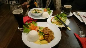 Mango curry with vegan duck. A demolished mango salad and a green curry at Savory Chay in Berlin