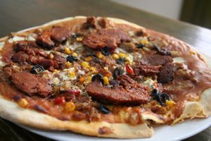 Pizza La Diosa at Natura Gourmet in Alicante