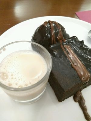 Muerte por chocolate con baileys 100% vegetal at Natura Gourmet in Alicante