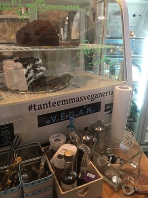 Cake corner at Tante Emmas Veganeria in Saarbrucken