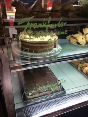 Donauwelle + Frankfurterbuttercreme at Tante Emmas Veganeria in Saarbrucken