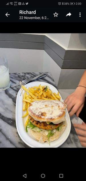 Bean burger at Hamburgueria do Bairro - Abarracamento in Lisbon