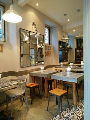 It's small but pretty at Hamburgueria do Bairro - Abarracamento in Lisbon