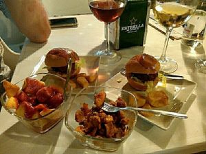 Miniburgers, potatoes and soy at Bella Ciao in Almeria