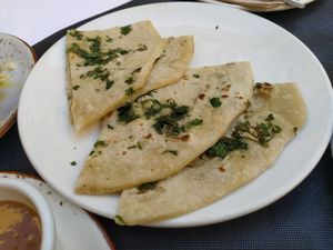 Naan con ajo at El Candil in Almeria